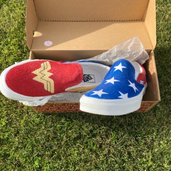 Wonder Woman 1984 Custom Vans - Picture 8 of 10